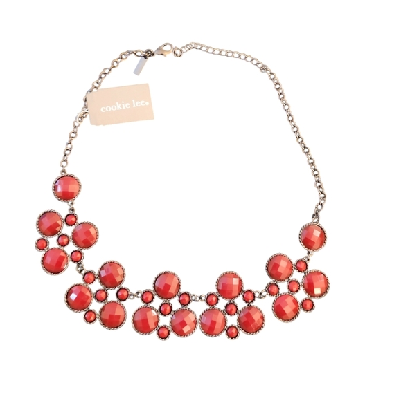 NWT Cookie Lee Women's Red Faceted Lucite Gun Metal Tone Statement Necklace - Picture 1 of 9